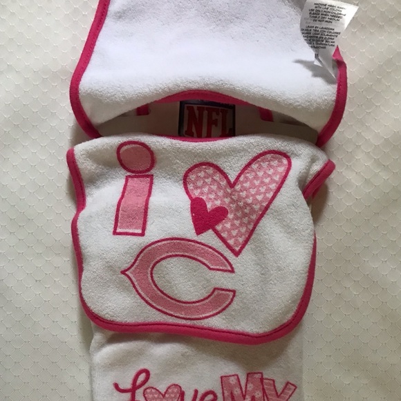 NFL Seattle Sea Hawks 3-piece 2 bibs & burpcloth - Picture 2 of 4